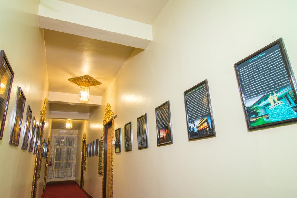 Cinderella Hotel Моламяйн Екстериор снимка