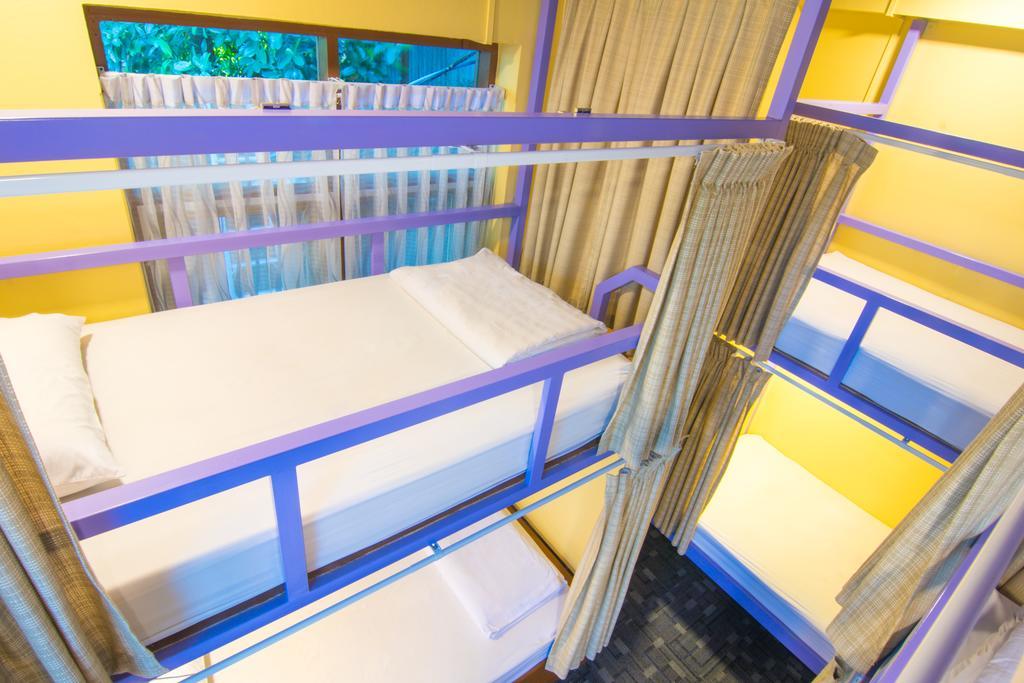 Cinderella Hotel Моламяйн Екстериор снимка