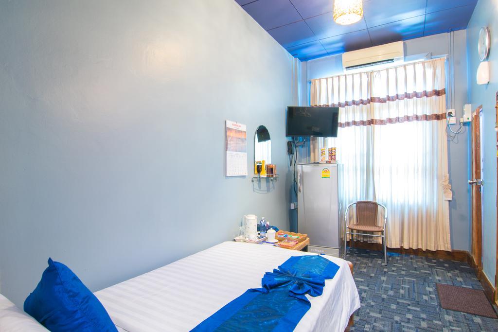 Cinderella Hotel Моламяйн Екстериор снимка