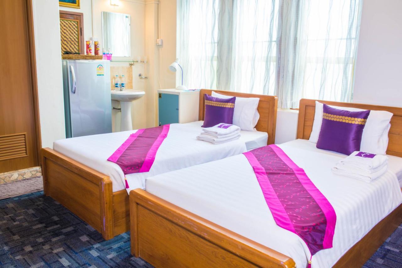 Cinderella Hotel Моламяйн Екстериор снимка